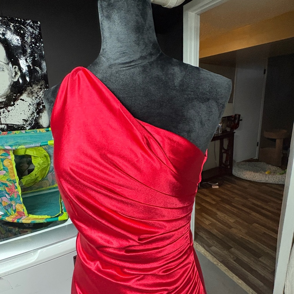 Vintage Red One Shoulder Dress - Picture 4 of 5